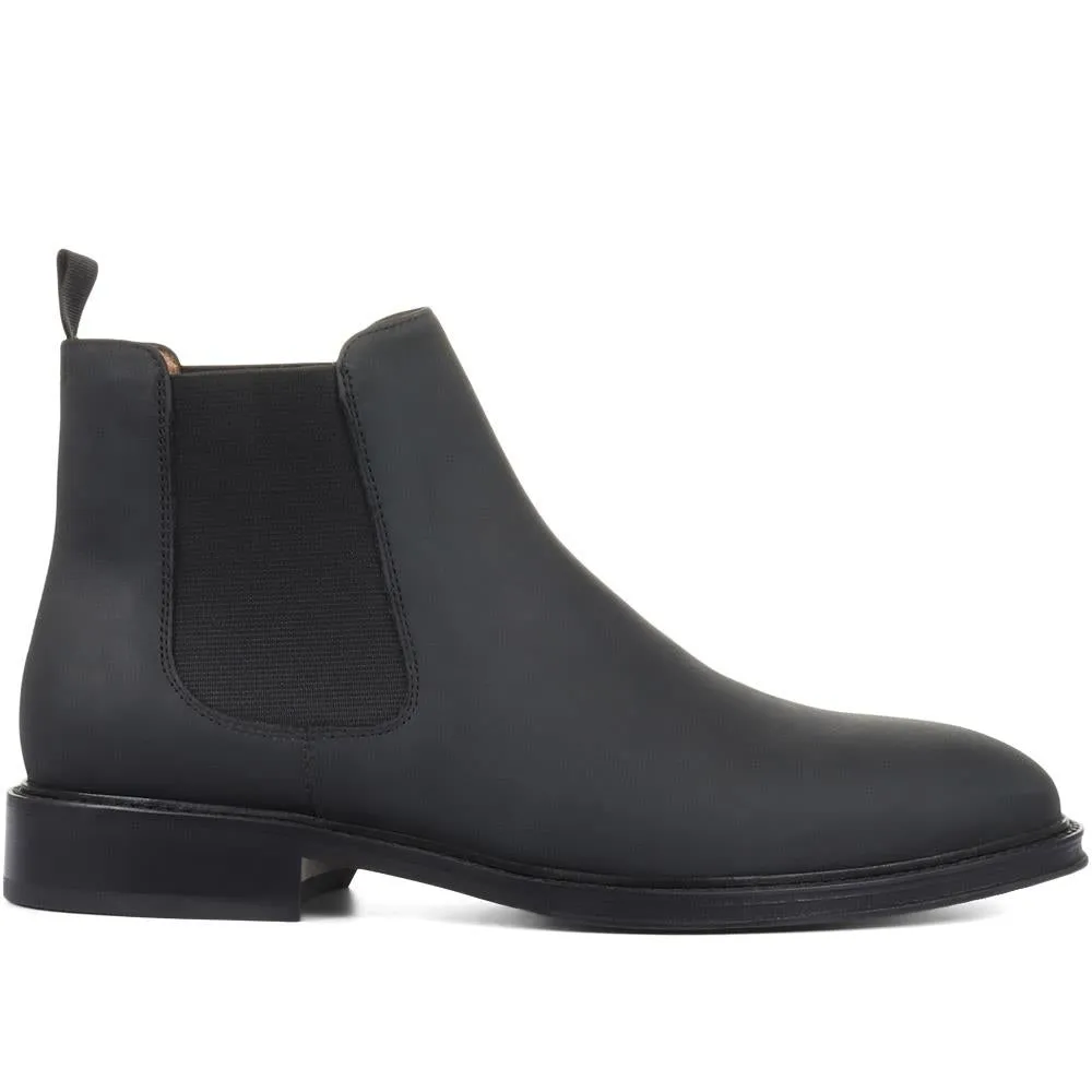 Debden Leather Chelsea Boots - DEBDEN / 320 461