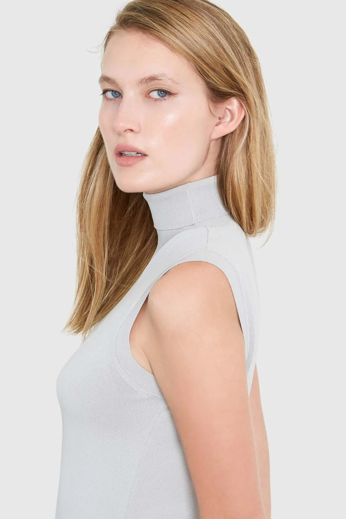 HEPBURN SLEEVELESS VISCOSE SWEATER - SMOKE