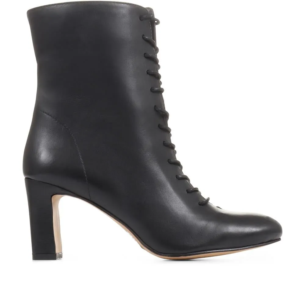 Lenore Heeled Leather Ankle Boots - LENORE / 322 353