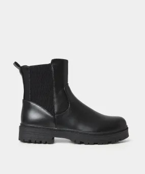 Make No Mistake Chelsea Boots