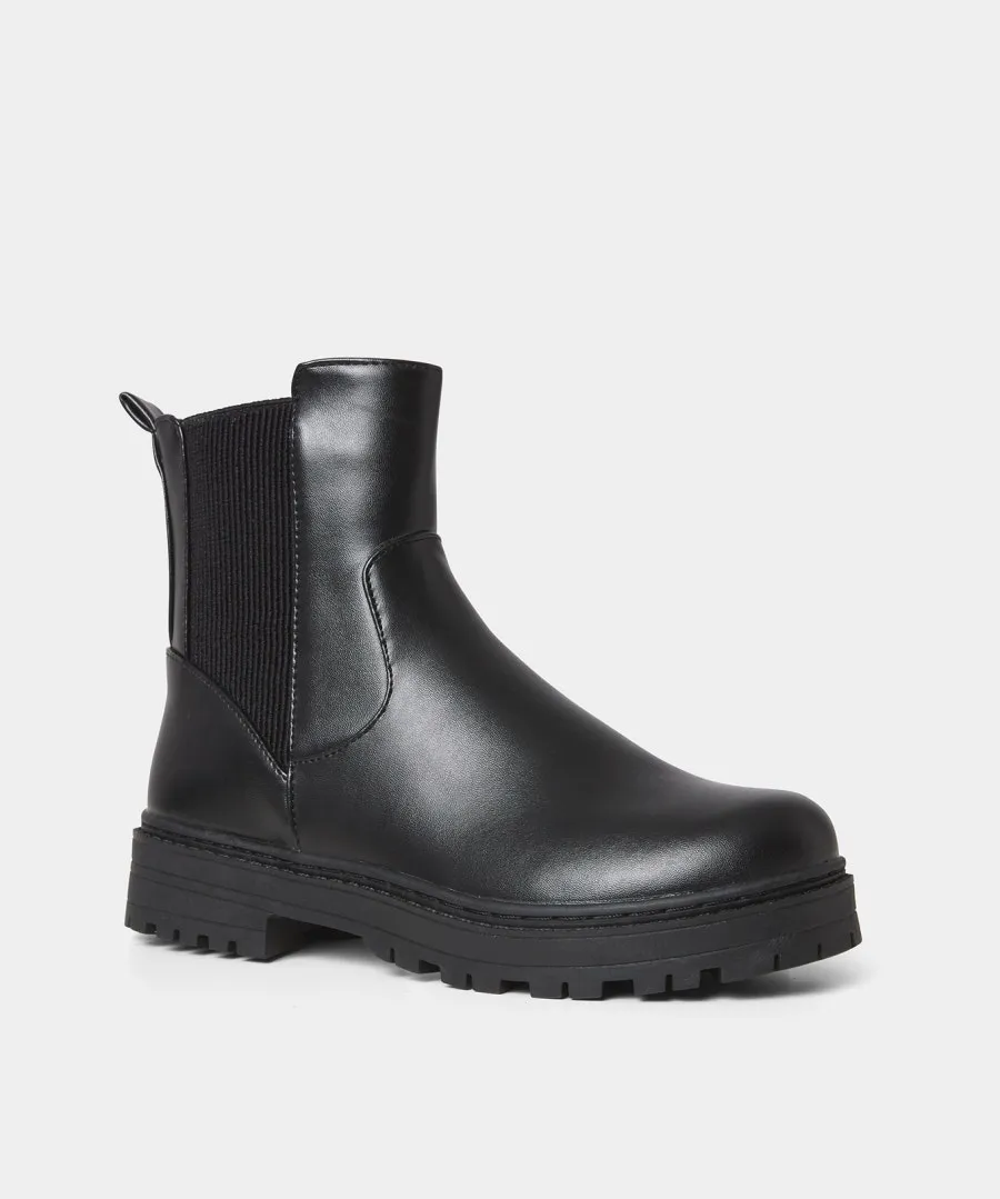 Make No Mistake Chelsea Boots