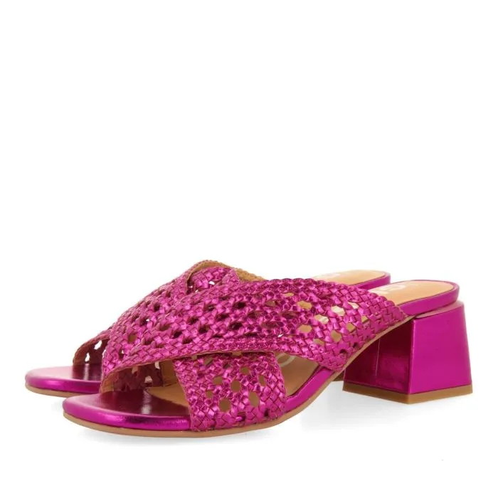 OPEN-TOE FUCHSIA SANDALS WITH BRAIDED DETAILS FOR WOMEN CLARCONA