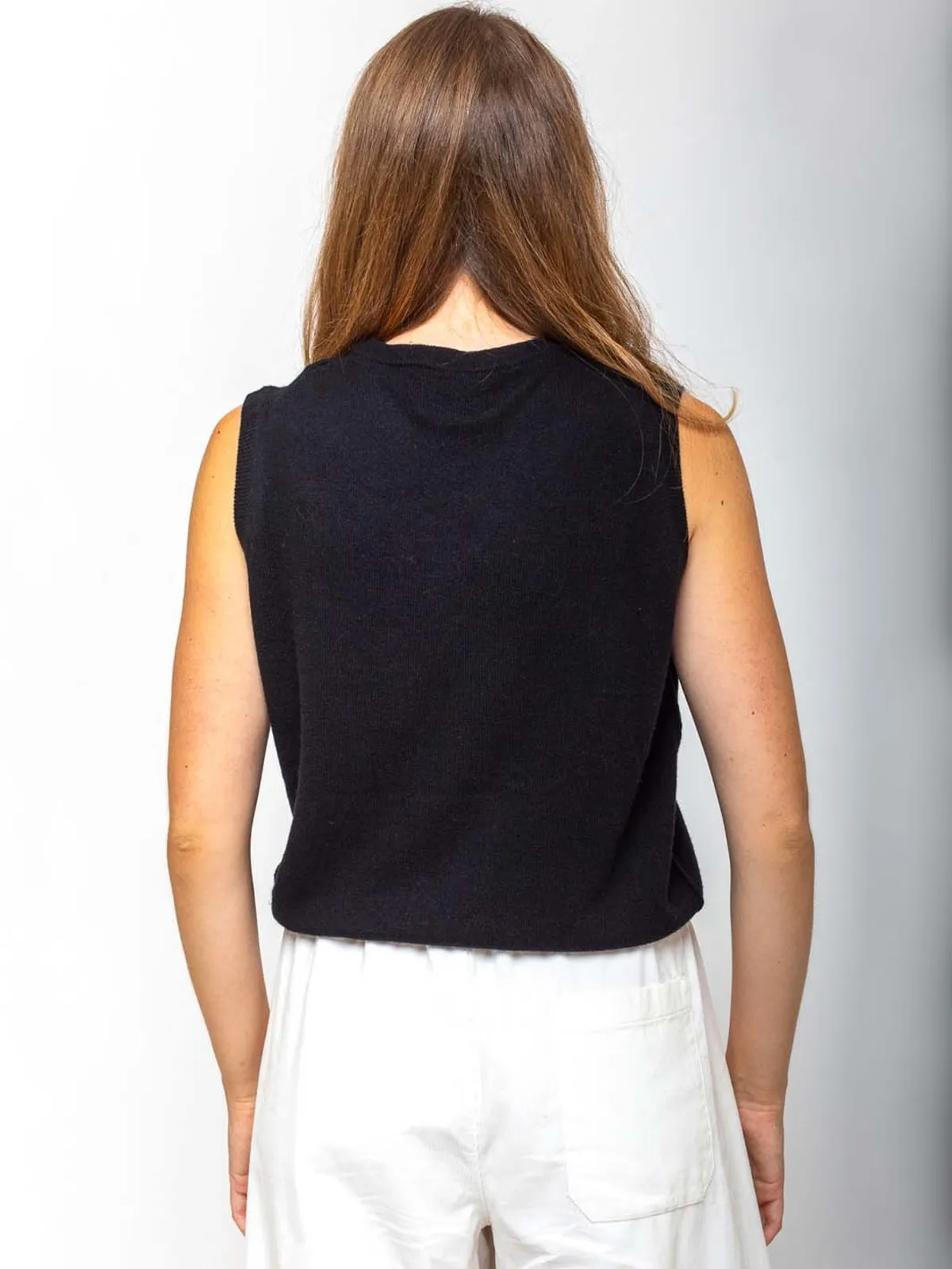 Round Neck Sleeveless Sweater