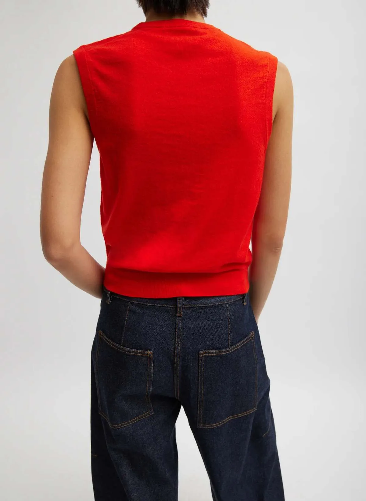 Skinlike Mercerized Wool Sleeveless Sweater - Red