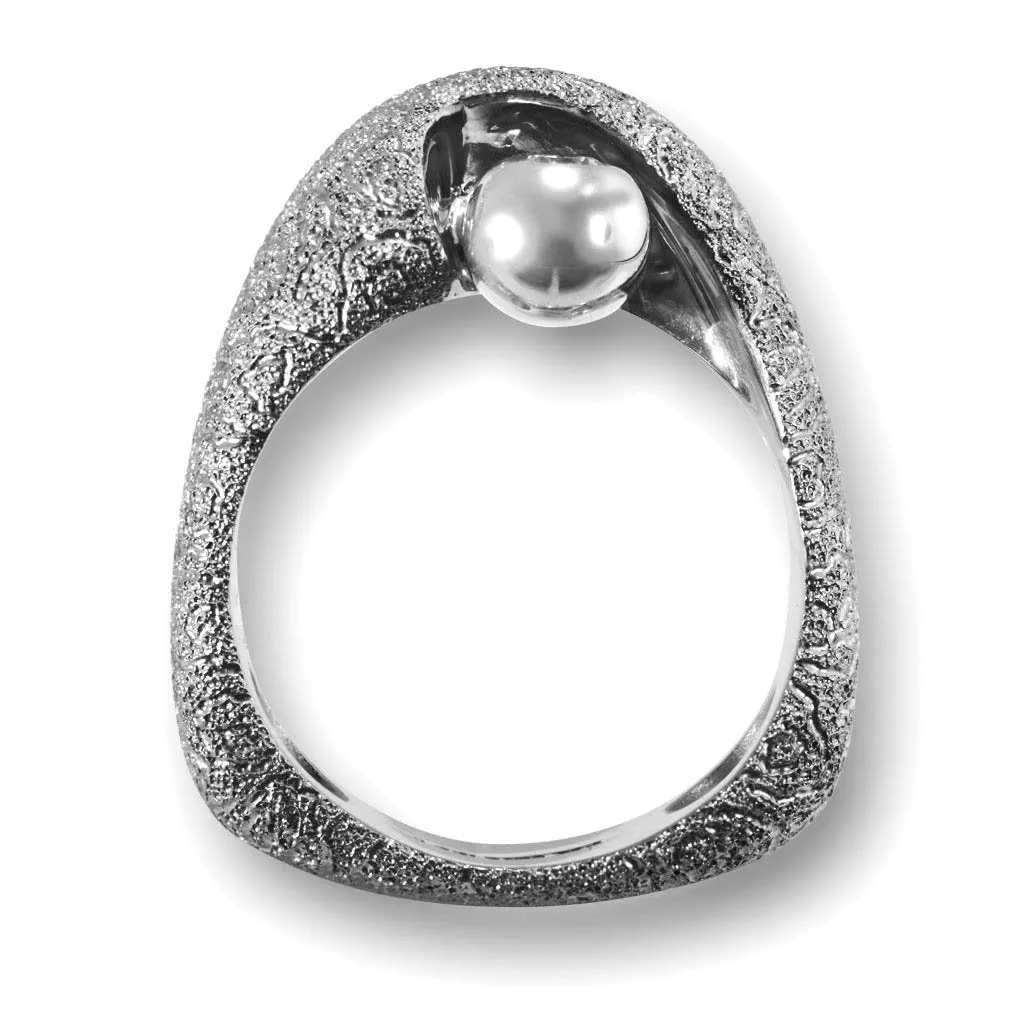 White Gold Modern Art Ring with Diamond